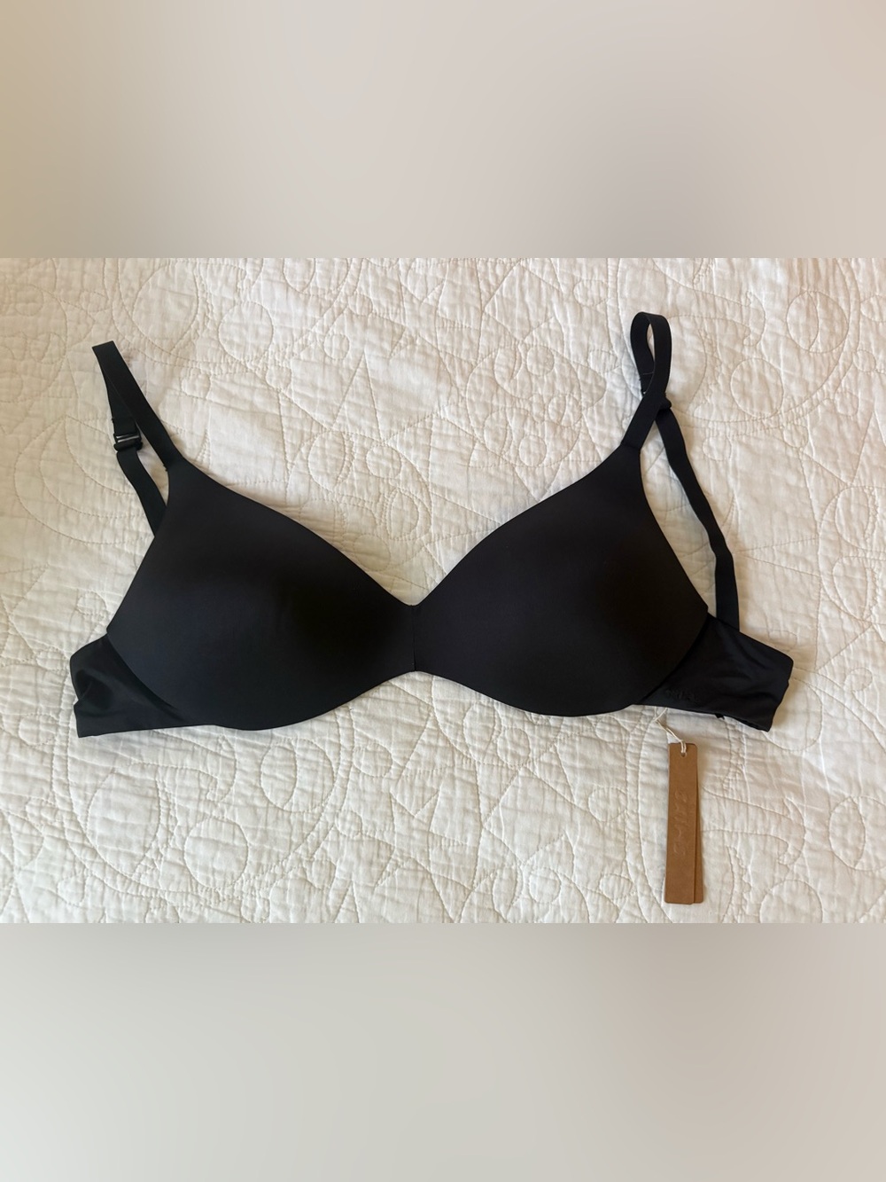 New with tags Skims black wireless plunge push up bra size 38 C